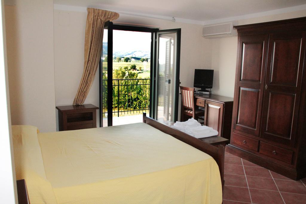 San Nicola Il Sole Hotell Albanella Rum bild